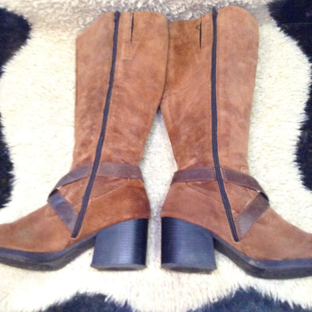 BOC "Dakota" Suede Boots, "11", Western, Equestrian, Avant Garde, Quiet Lux Chic - Picture 6 of 9